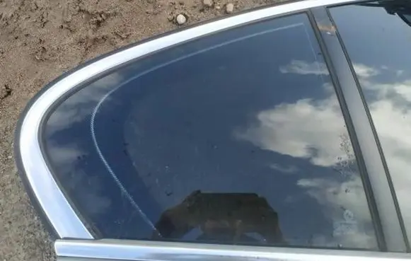 BMW 5 GT F07 Rear vent window glass 