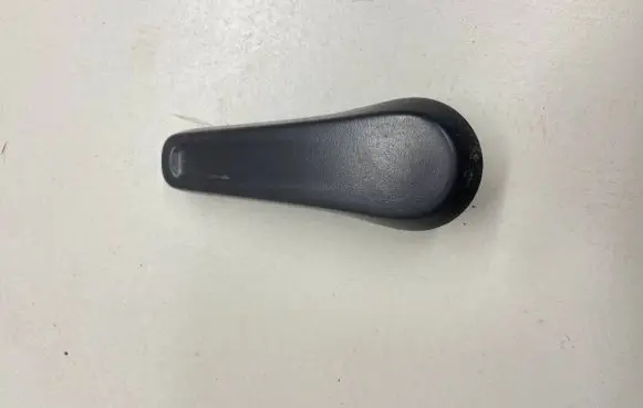 Volkswagen Jetta VI Seat adjustment handle 5C6881236 1021606X