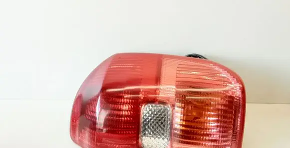 Toyota RAV 4 (XA20) Rear/tail lights