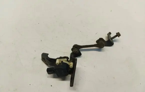 Headlight/headlamp level sensor