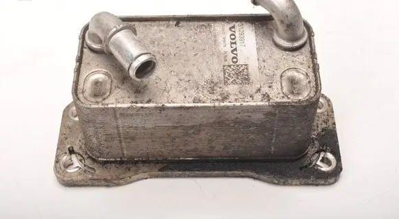 Volvo S90, V90 Engine oil radiator 31293917