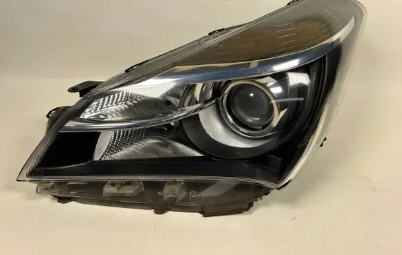 Toyota Yaris Headlight/headlamp
