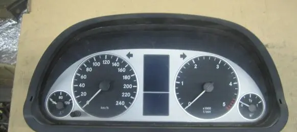 Mercedes-Benz A W169 Speedometer (instrument cluster) A1695404448