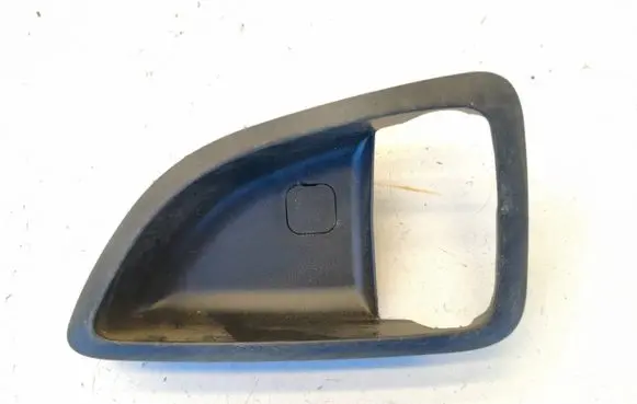 Hyundai ix35 Front door interior handle trim 826212S000