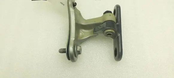 Mercedes-Benz A W176 Front door upper hinge A046572