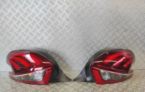 Peugeot 208 Rear/tail lights 9825601280 9825601180