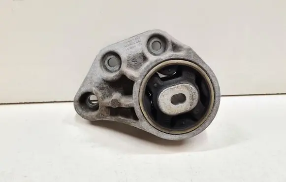 Audi A6 S6 C6 4F Rear differential mounting bracket 8E0599125J