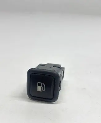 Volkswagen PASSAT B5.5 Fuel tank opening switch 3B0959833A