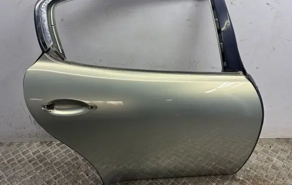 Maserati Quattroporte Rear door