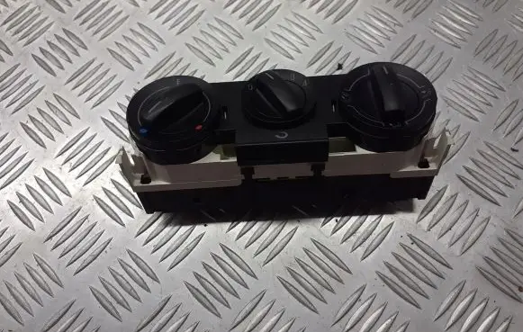 Volkswagen Polo IV 9N3 Interior fan control switch 6Q0819045P