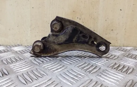Honda CR-V Rear differential/diff mount bracket 