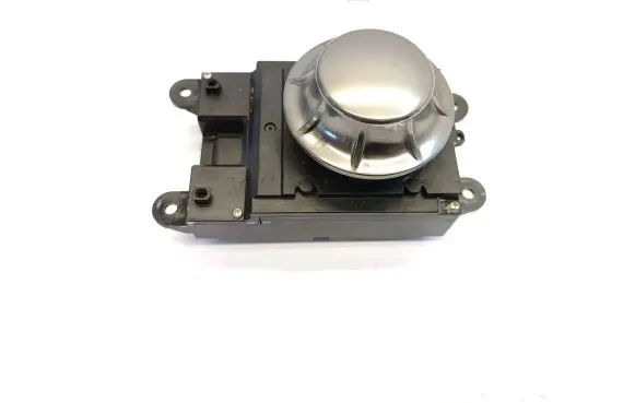 Head unit multimedia control