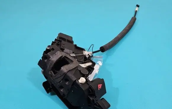 Jaguar XF X250 Rear door lock 8X2A-26412-BC IMPRK1464796
