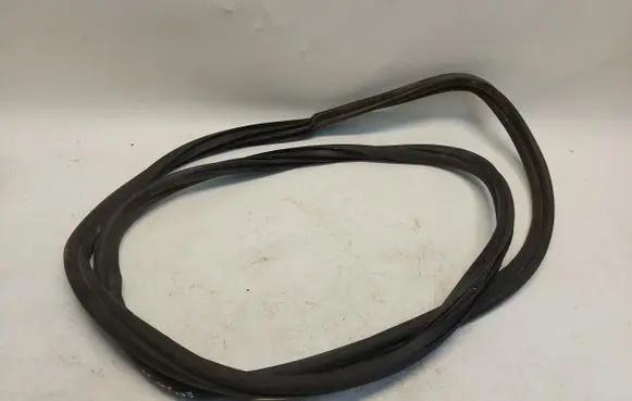 Mercedes-Benz EQV 447 Front door rubber seal mereqv
