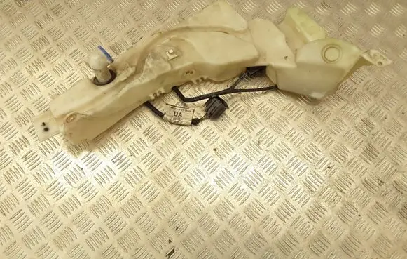 Ford Focus Windshield washer fluid reservoir/tank 4M5113K163 5M5TF221050