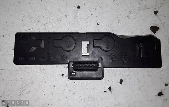 Skoda Octavia Mk1 (1U) Tail light bulb cover holder 1U9945258 39140751