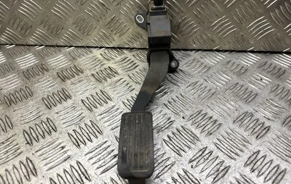 Toyota Yaris Accelerator throttle pedal 781100D010