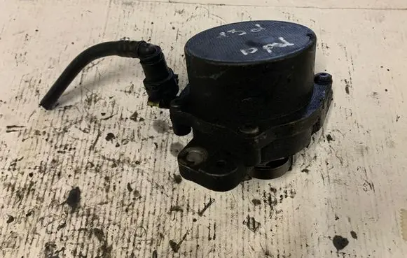 Renault Trafic II (X83) Vacuum pump