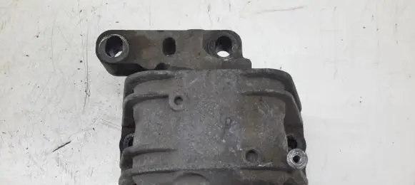 Seat Altea XL Engine mount bracket 1K0199262