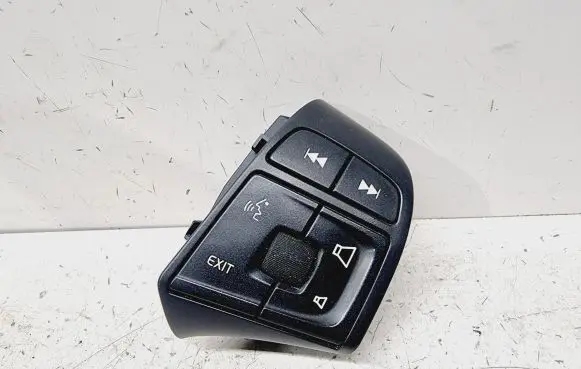 Volvo V40 Cross country Steering wheel buttons/switches 31334463