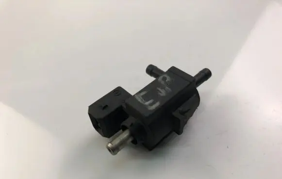 Saab 9-3 Ver1 Engine mount vacuum valve 55354158