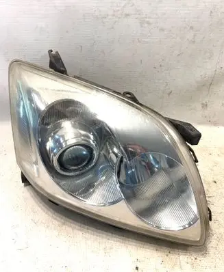 Toyota Avensis T250 Headlight/headlamp
