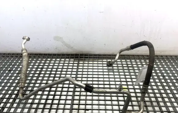 Volkswagen Tiguan Air conditioning (A/C) pipe/hose 5N0820743D