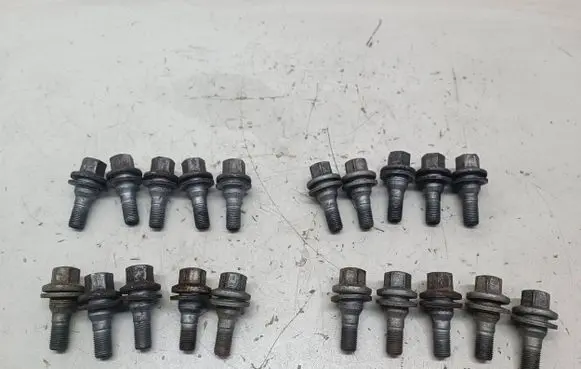 Peugeot 3008 II Nuts/bolts 