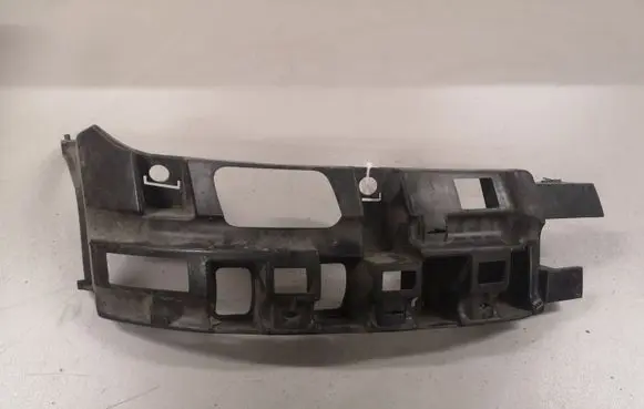 Front bumper mounting bracket