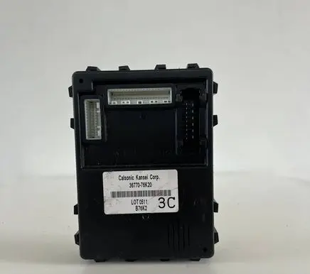 Suzuki Grand Vitara II Central body control module 3677076K20 B76K2 L0T0511