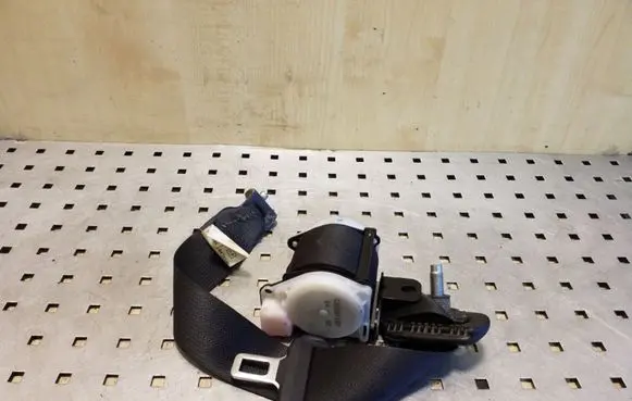 Nissan X-Trail T31 Rear seatbelt C70581L07