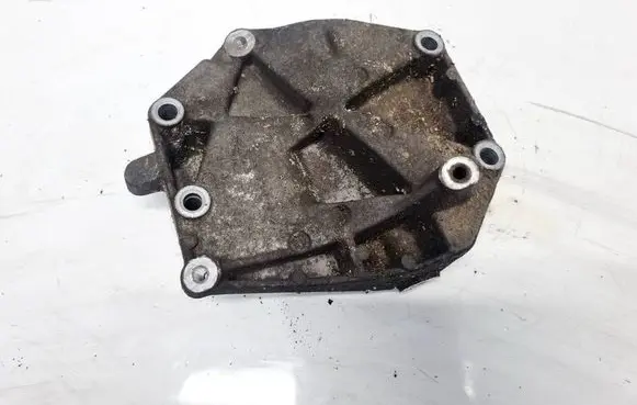 Opel Zafira B Engine mounting bracket 55191338