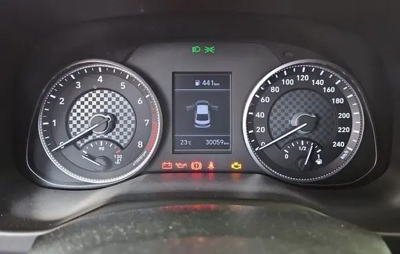 Speedometer (instrument cluster)