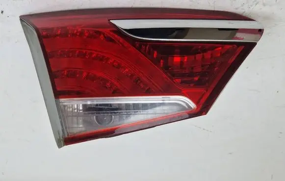 Hyundai i40 Tailgate rear/tail lights 924033Z001