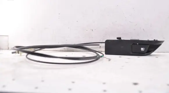 Toyota Prius (XW20) Fuel cap release pull handle 