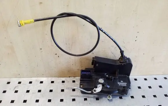 Renault Trafic II (X83) Front door lock 8200008261 91166229