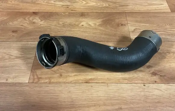 Mercedes-Benz E W212 Engine coolant pipe/hose
