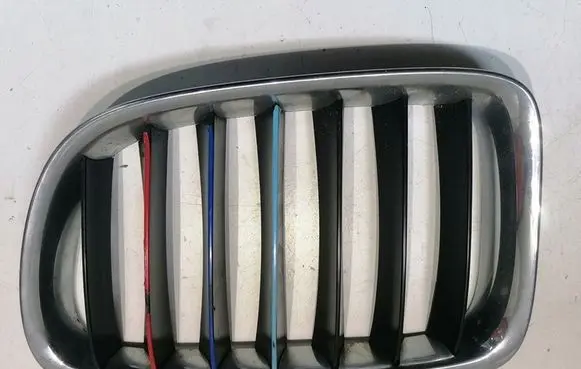 BMW X1 E84 Front bumper upper radiator grill 2993307