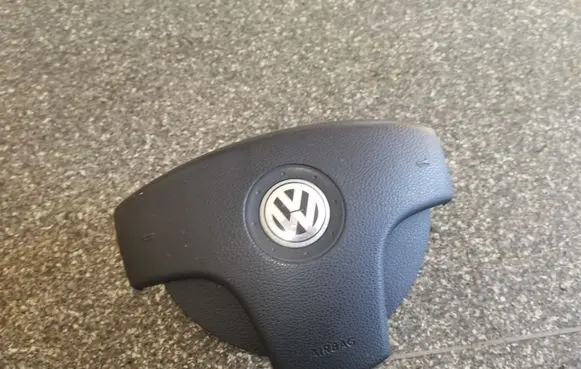Volkswagen Fox Steering wheel airbag 5Z0880201A