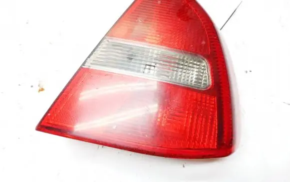 Mitsubishi Carisma Rear/tail lights
