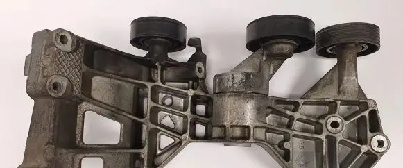 Mercedes-Benz CLK A209 C209 Generator/alternator bracket A2662000670