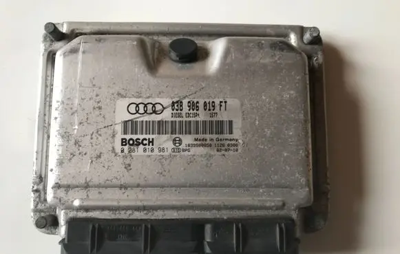 Audi A3 S3 8L Engine control unit/module 038906019FT 0281010981 EDC15P