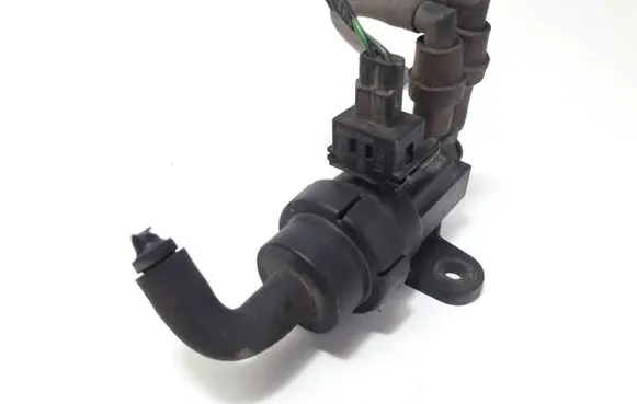 Ford Focus Turbo solenoid valve 98AB9E882