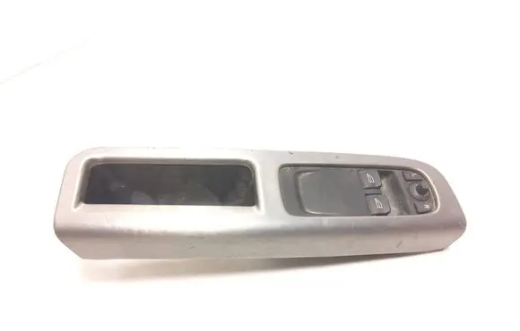 Volvo C30 Electric window control switch 8663817