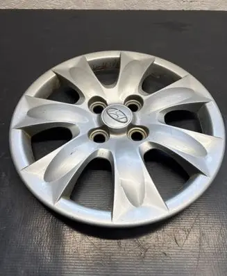 Hyundai i30 R15 wheel hub/cap/trim 