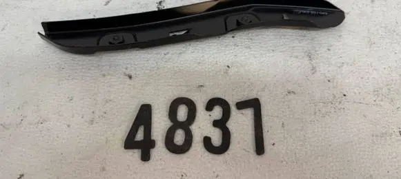 Skoda Octavia Mk3 (5E) Front bumper mounting bracket 5E0807049