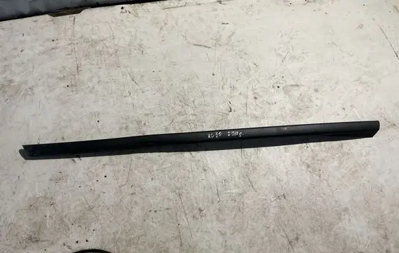 Volvo XC70 Windshield trim 30753552