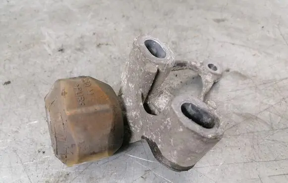 Audi A6 S6 C7 4G Engine mount bracket 8K0199339M