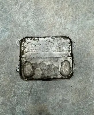Oil filter mounting bracket