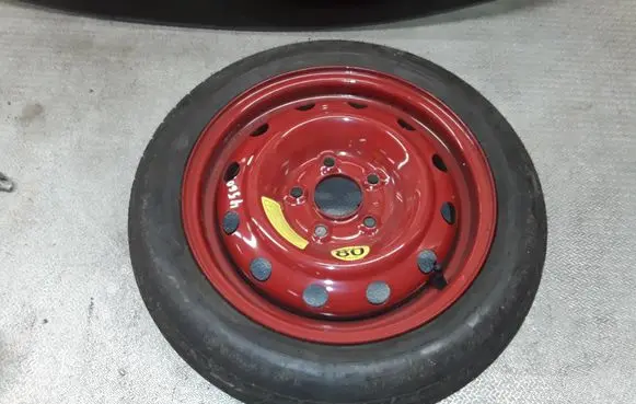 Hyundai i30 R15 spare wheel 529102H910